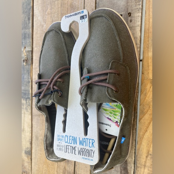 Freewaters Men’s boat shoes size 9 NEW with tags Olive Green. - Picture 4 of 10